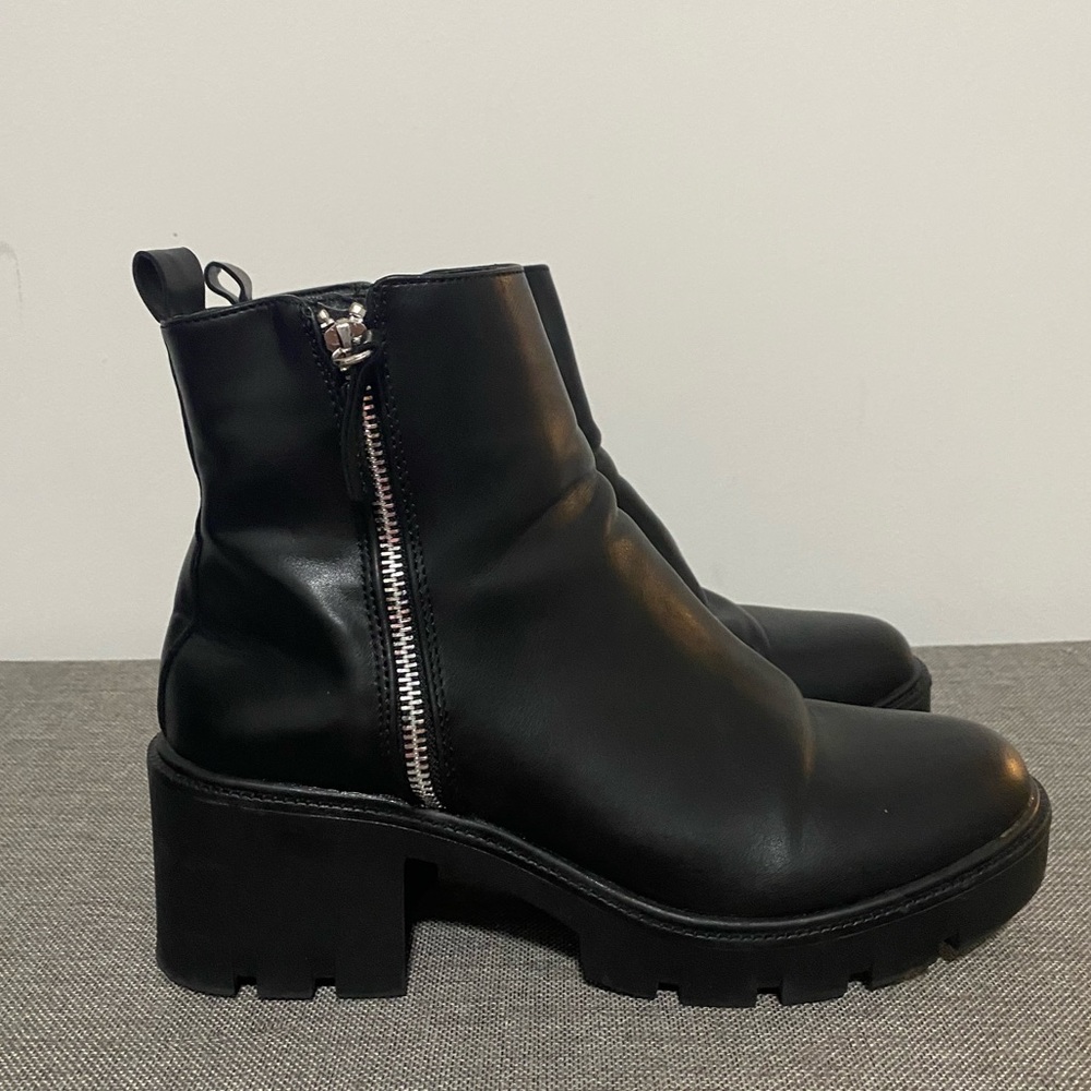 Steve Madden black leather platform booties size 10